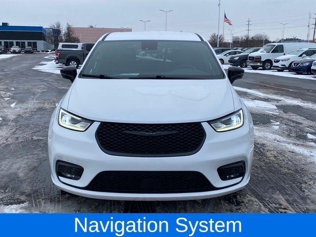 Chrysler Pacifica Hybrid Select 2024