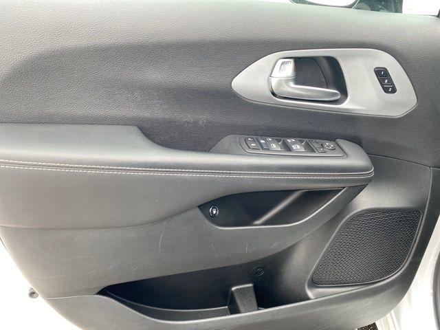 Chrysler Pacifica Hybrid Select 2024