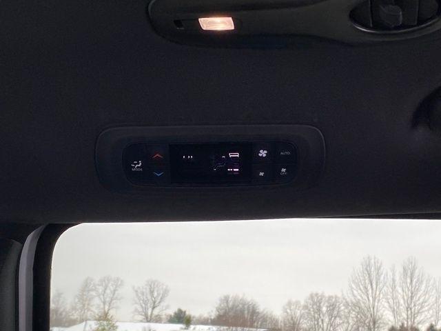 Chrysler Pacifica Hybrid Select 2024