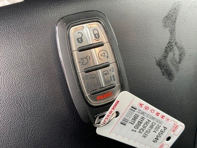 Chrysler Pacifica Hybrid Select 2024