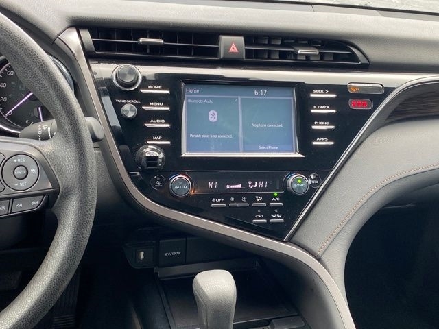 Toyota Camry Hybrid LE 2020