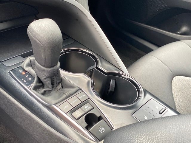 Toyota Camry Hybrid LE 2020