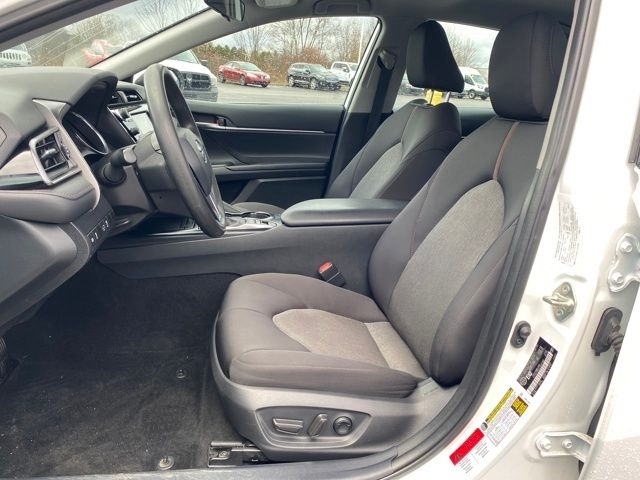 Toyota Camry Hybrid LE 2020