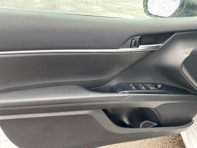 Toyota Camry Hybrid LE 2020