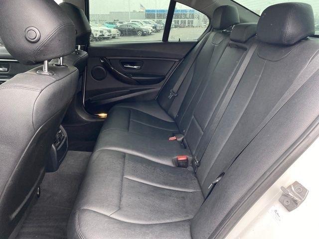 BMW 3-Series 320i Sedan 2017