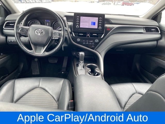 Toyota Camry SE 2021