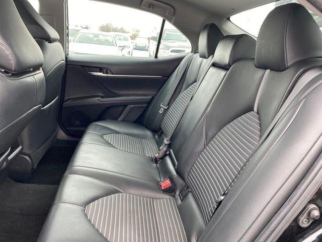 Toyota Camry SE 2021