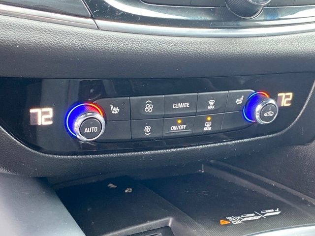 Buick Enclave Essence AWD 2022