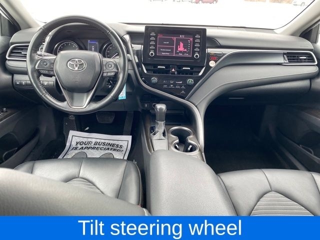 Toyota Camry SE 2023