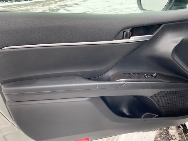 Toyota Camry SE 2023