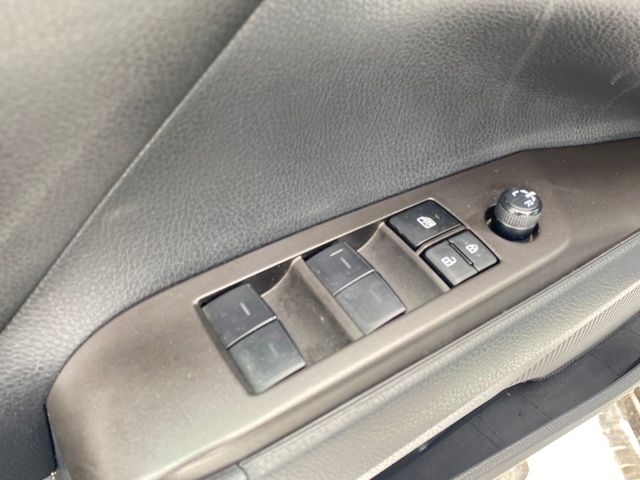 Toyota Camry SE 2023