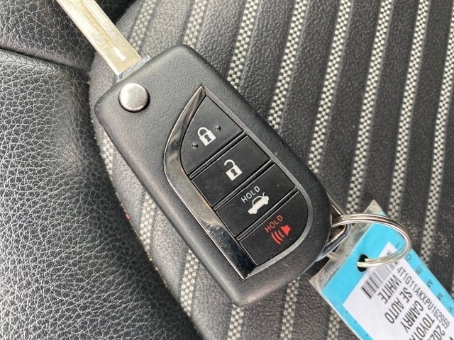 Toyota Camry SE 2023