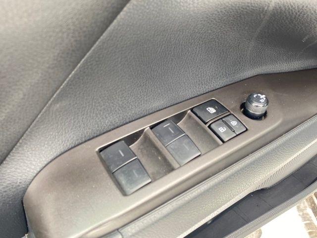 Toyota Camry SE 2023