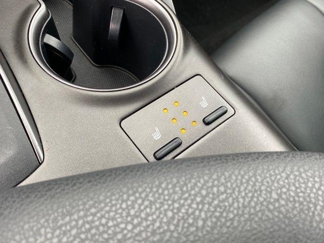 Toyota Camry SE 2023