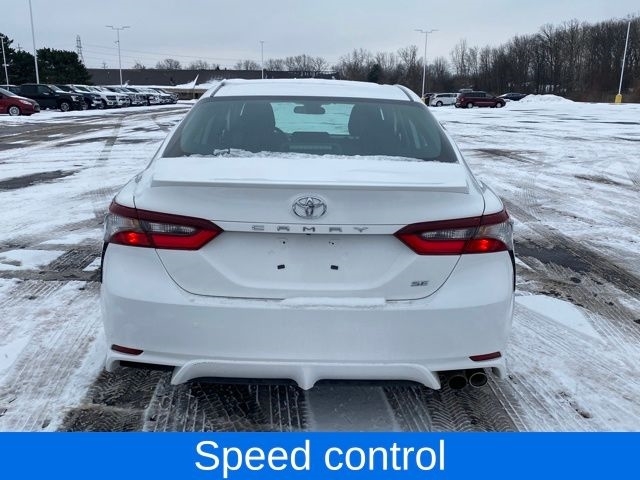 Toyota Camry SE 2023