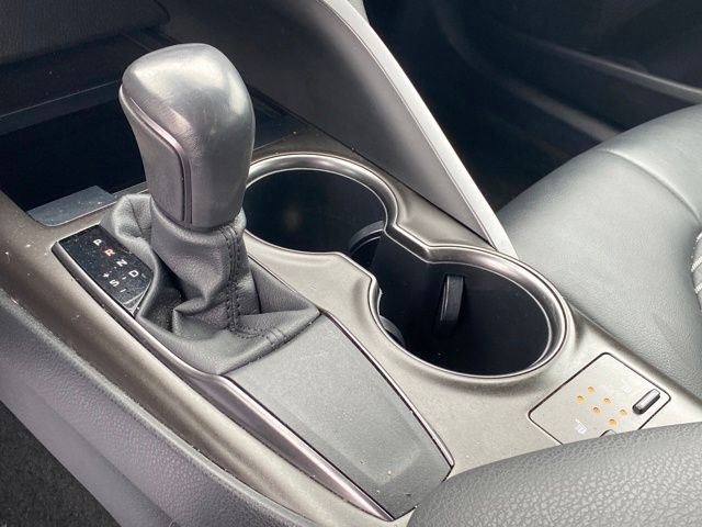 Toyota Camry SE 2023