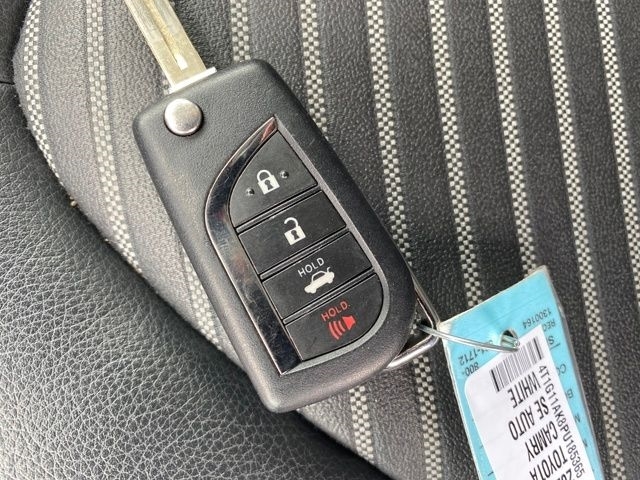 Toyota Camry SE 2023