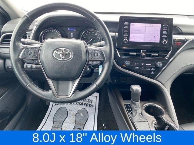 Toyota Camry SE 2023