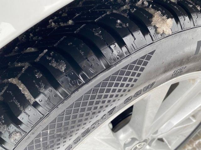 Toyota Camry SE 2023