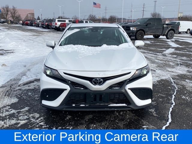 Toyota Camry SE 2023