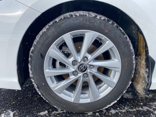 Toyota Camry SE 2023