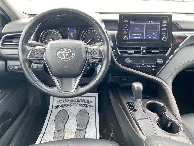 Toyota Camry SE 2023