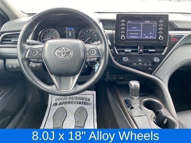 Toyota Camry SE 2023