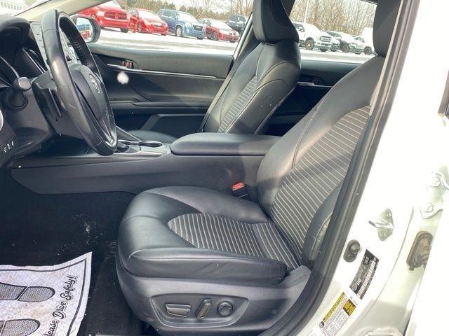 Toyota Camry SE 2023