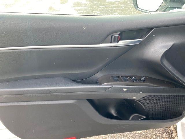 Toyota Camry SE 2023