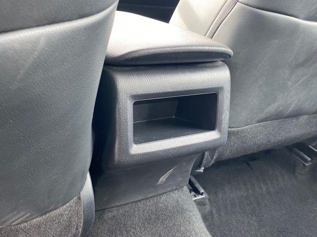 Toyota Camry SE 2023