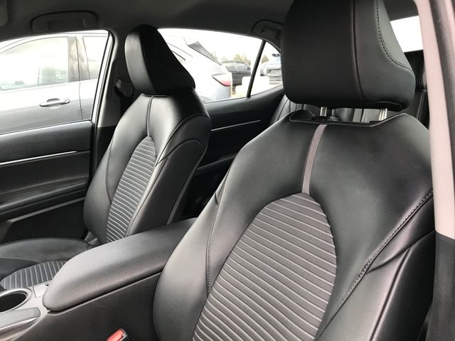 Toyota Camry SE 2023