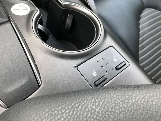 Toyota Camry SE 2023