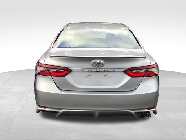 Toyota Camry SE 2023