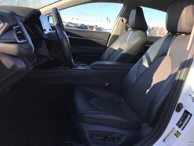 Toyota Camry SE 2023