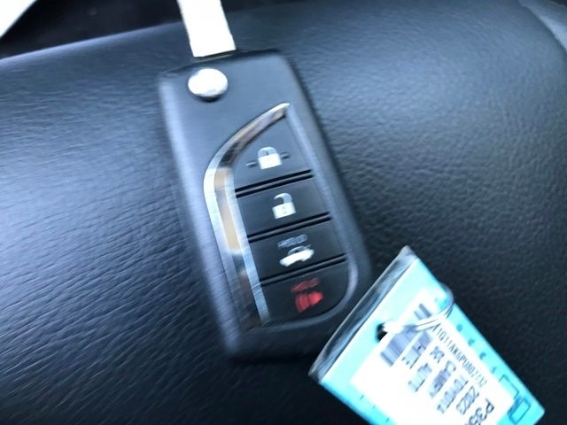 Toyota Camry SE 2023