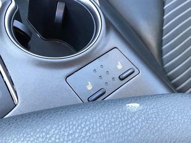 Toyota Camry SE 2023