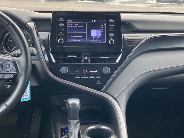 Toyota Camry SE 2023