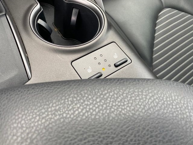 Toyota Camry SE 2023