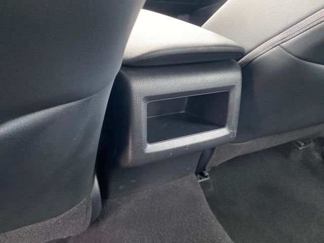 Toyota Camry SE 2023