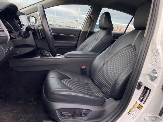 Toyota Camry SE 2023