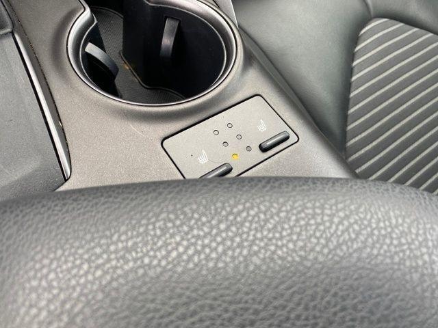 Toyota Camry SE 2023