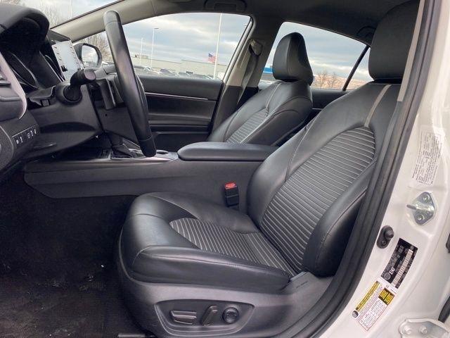 Toyota Camry SE 2023