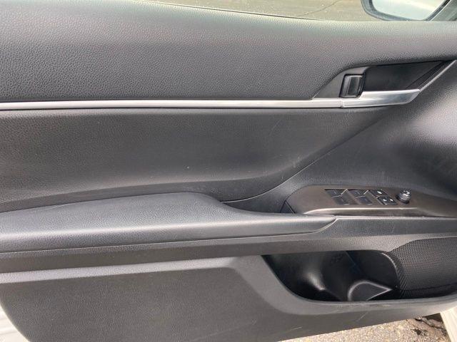 Toyota Camry SE 2023