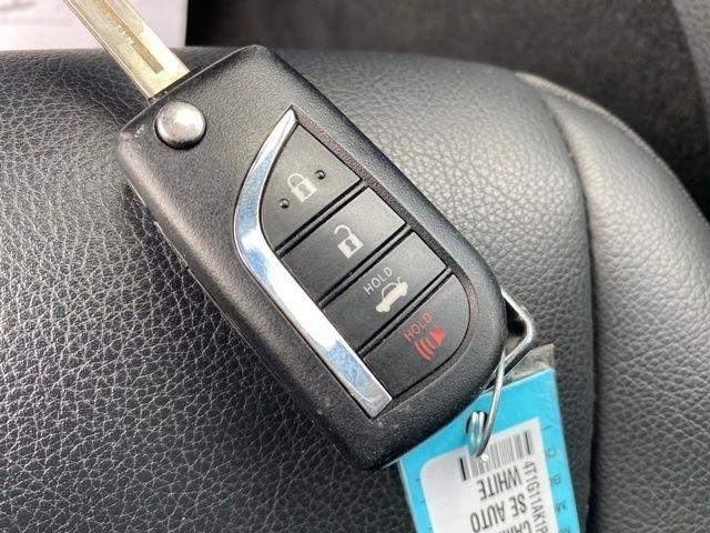 Toyota Camry SE 2023