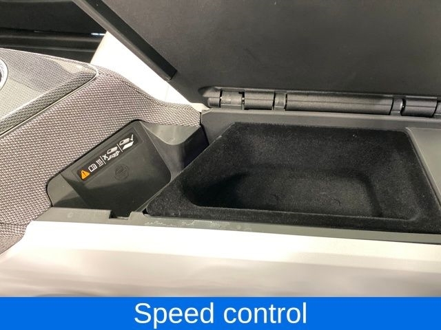 Cadillac OPTIQ Sport 2 2025