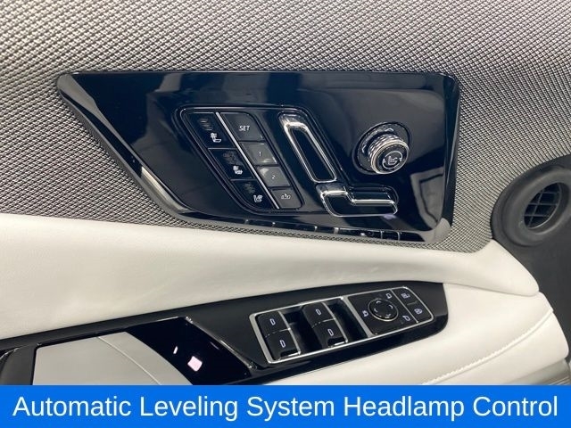 Cadillac OPTIQ Sport 2 2025