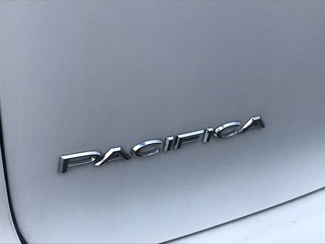 Chrysler Pacifica Limited 2024