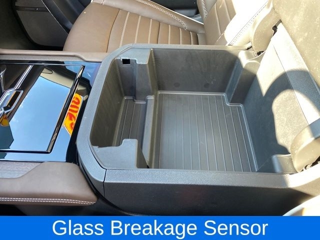 GMC Yukon XL Denali Ultimate 4WD 2025