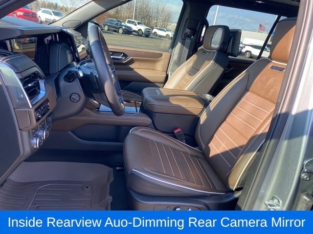 GMC Yukon XL Denali Ultimate 4WD 2025