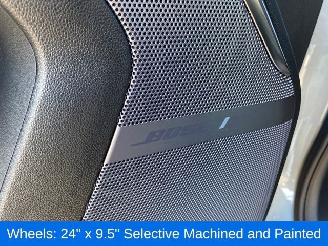 GMC Yukon XL Denali Ultimate 4WD 2025